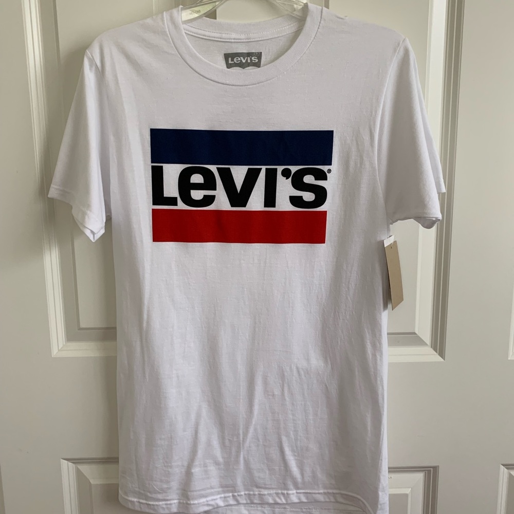 NWT. Levi’s Sportswear Logo Graphic Tee